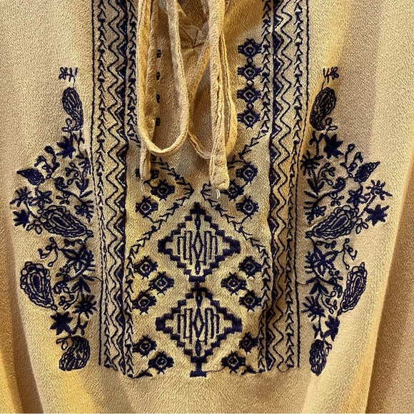 Aztec Top - Picture 6 of 9